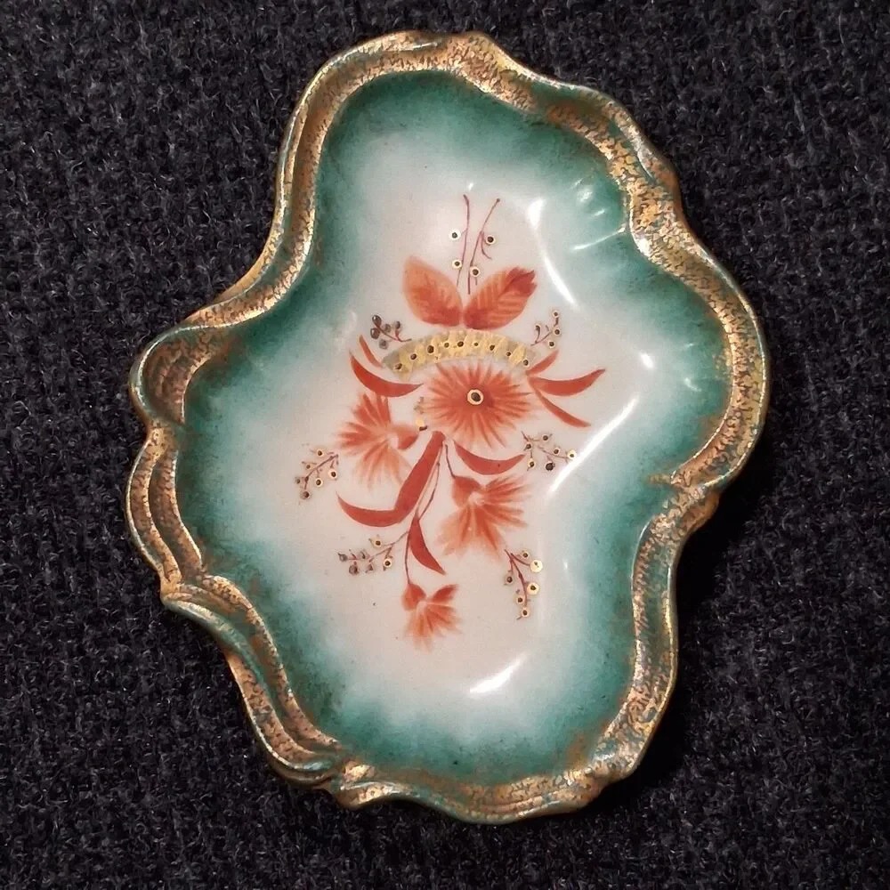 Vtg Hand Painted Porcelain Trinket Dish Green Gold Floral Scalloped Vanity Tray‎